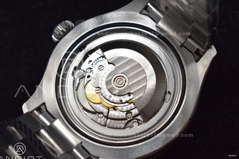 A 44 on TF Best White Black Automatic SunProtective Bracelet SS SuperOcean 475 Dial 1:1 Edition 0710